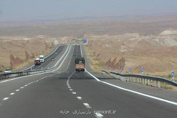 ۳۰۰ کیلومتر از راه های استان اصفهان لکه گیری و روکش آسفالت شد