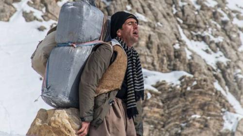 توزیع کالاهای قانونی در بازار با خودرو های شوتی!