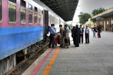 مشكل مالیات ارزش افزوده شركتهای ریلی، معاون حقوقی روحانی ورود كند